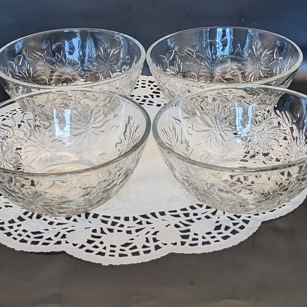 Elegant Clear Glass Bowls Set
